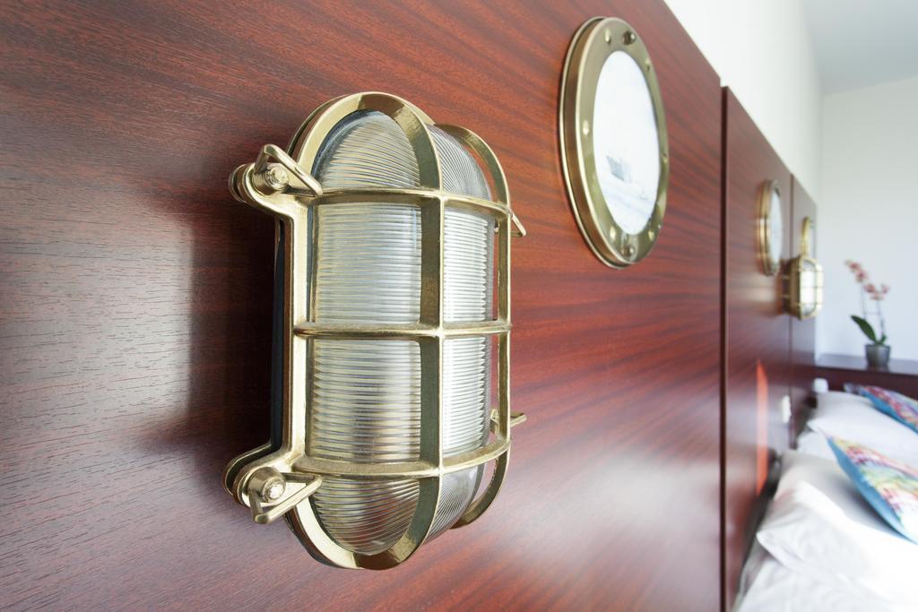 Hotel Les Gens De Mer La Rochelle Экстерьер фото