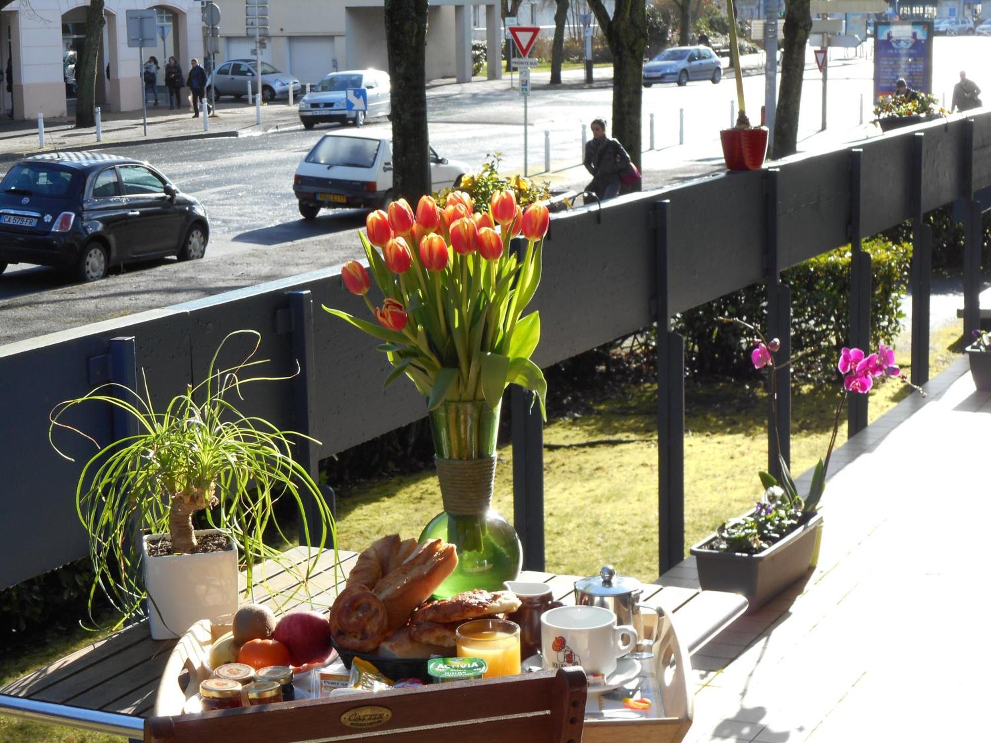 Hotel Les Gens De Mer La Rochelle Экстерьер фото